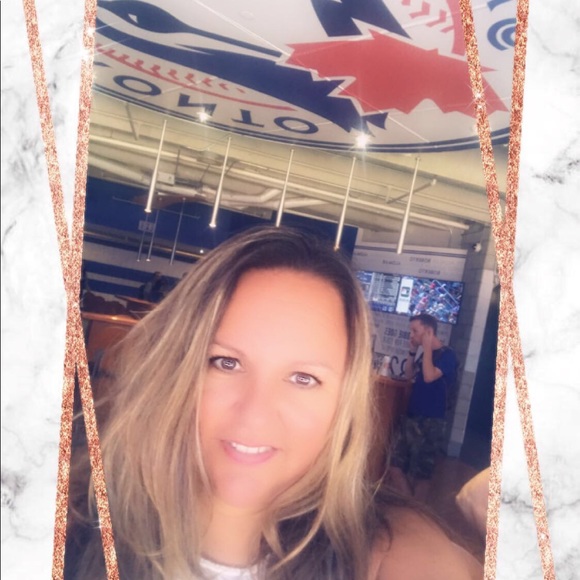 Meet your Posher, Monica - Picture 1 of 1